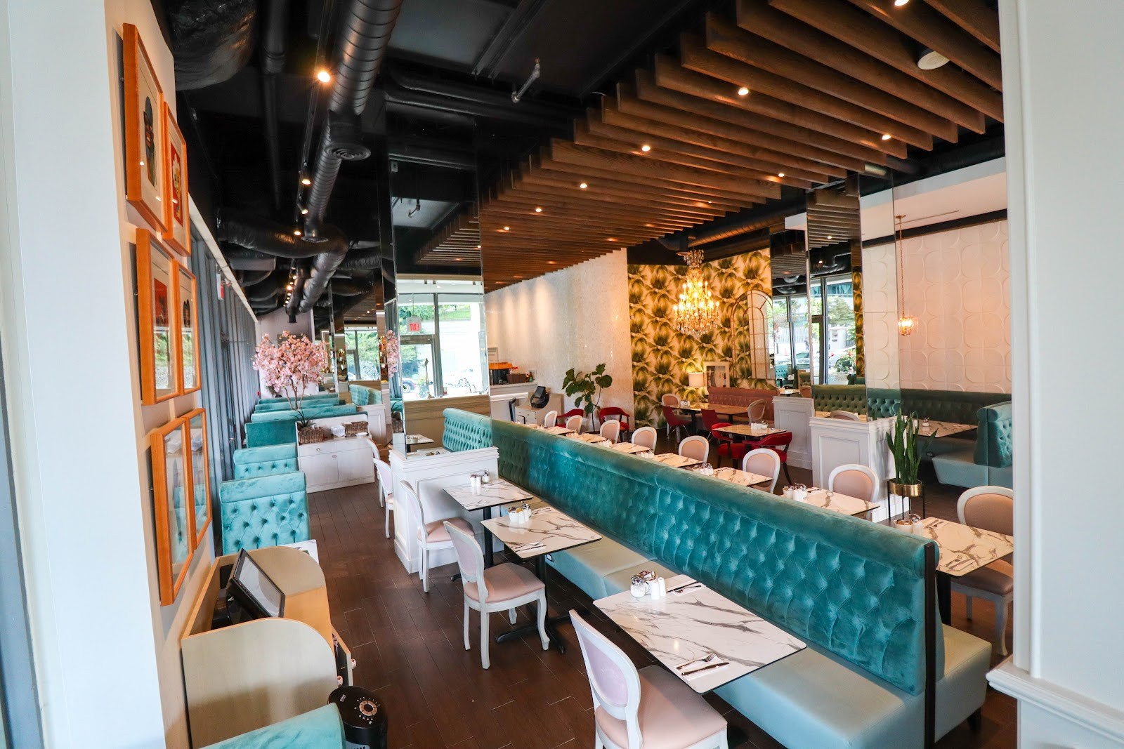 Evviva Breakfast and Lunch: the place