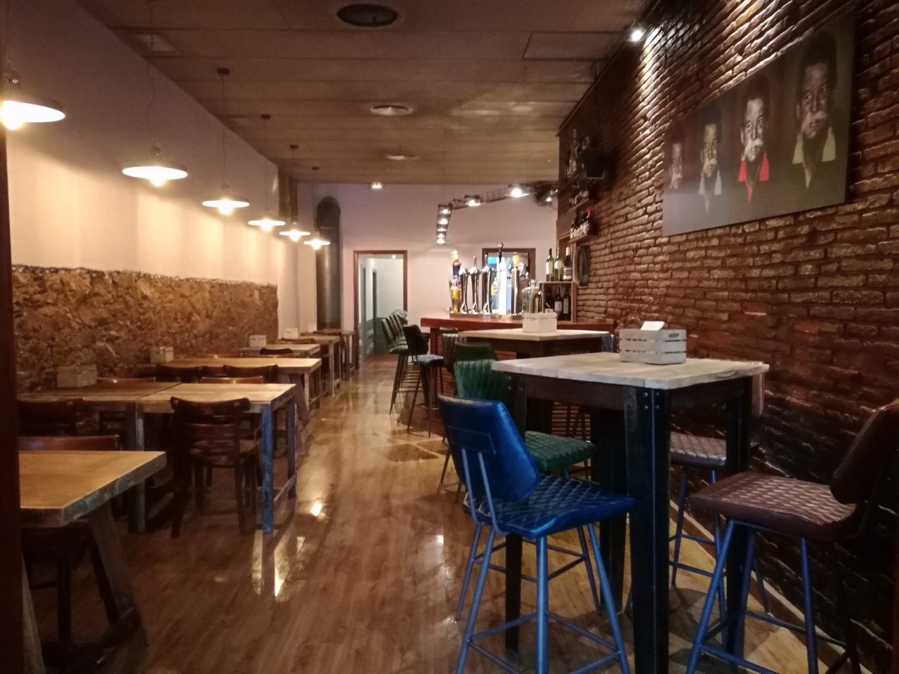 Ad Fundum Bar: the place