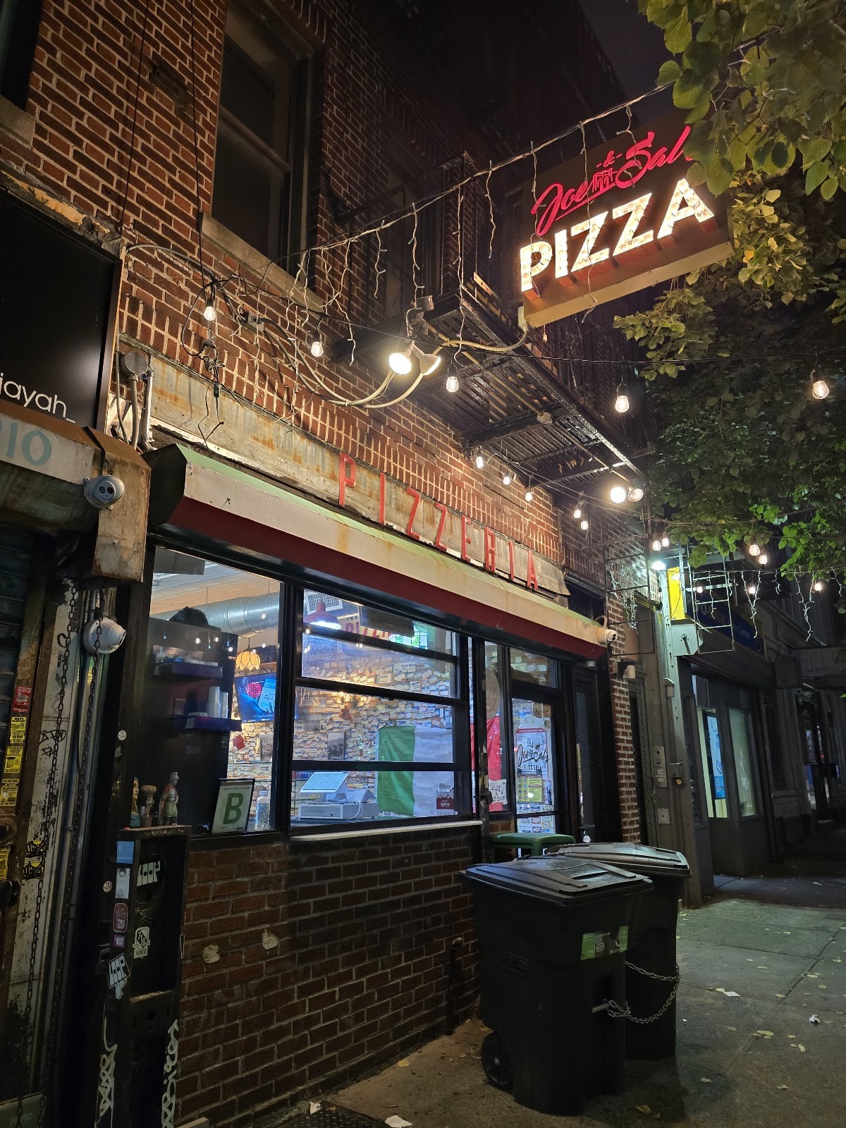 Joe & Sal's Pizza: the place