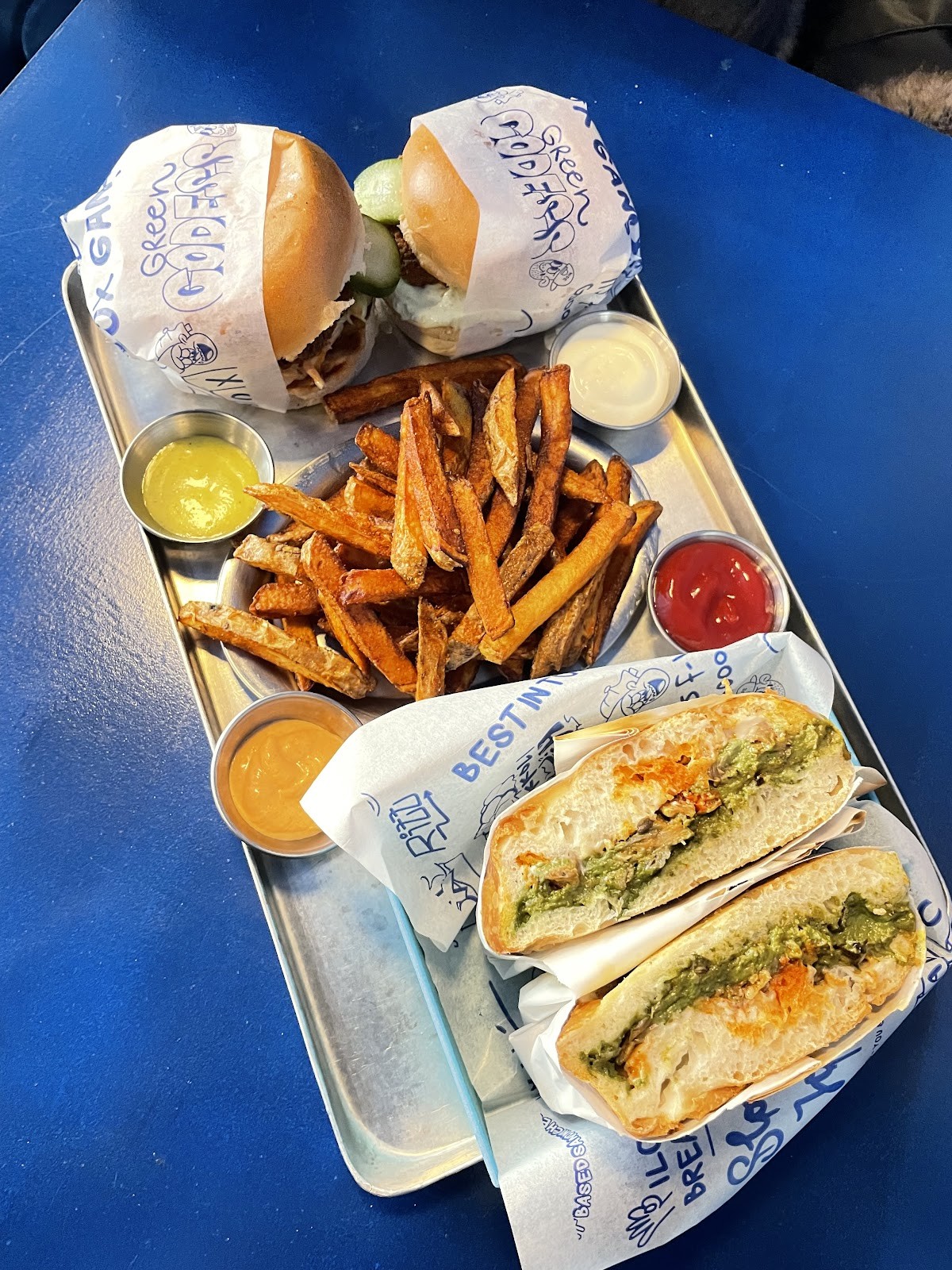 Breadbox: food & drinks