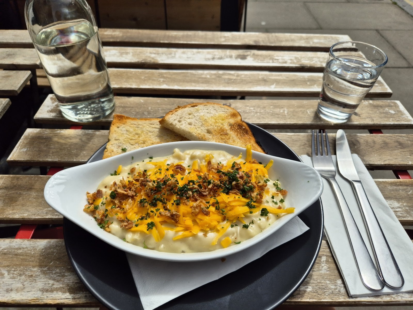The Sly Fox: food & drinks