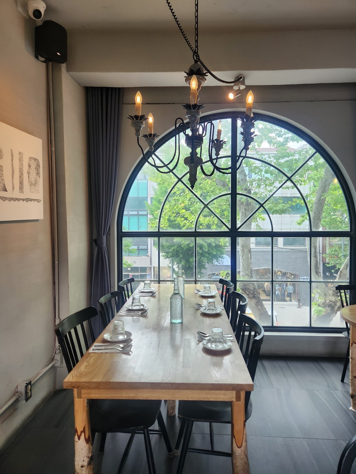 Monk's Butcher Itaewon: the place