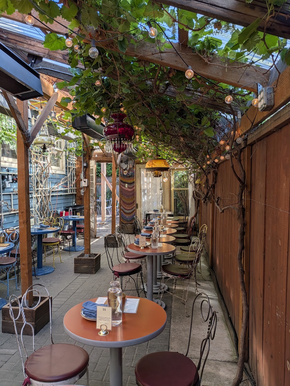 The Turning Peel Pizza: the place