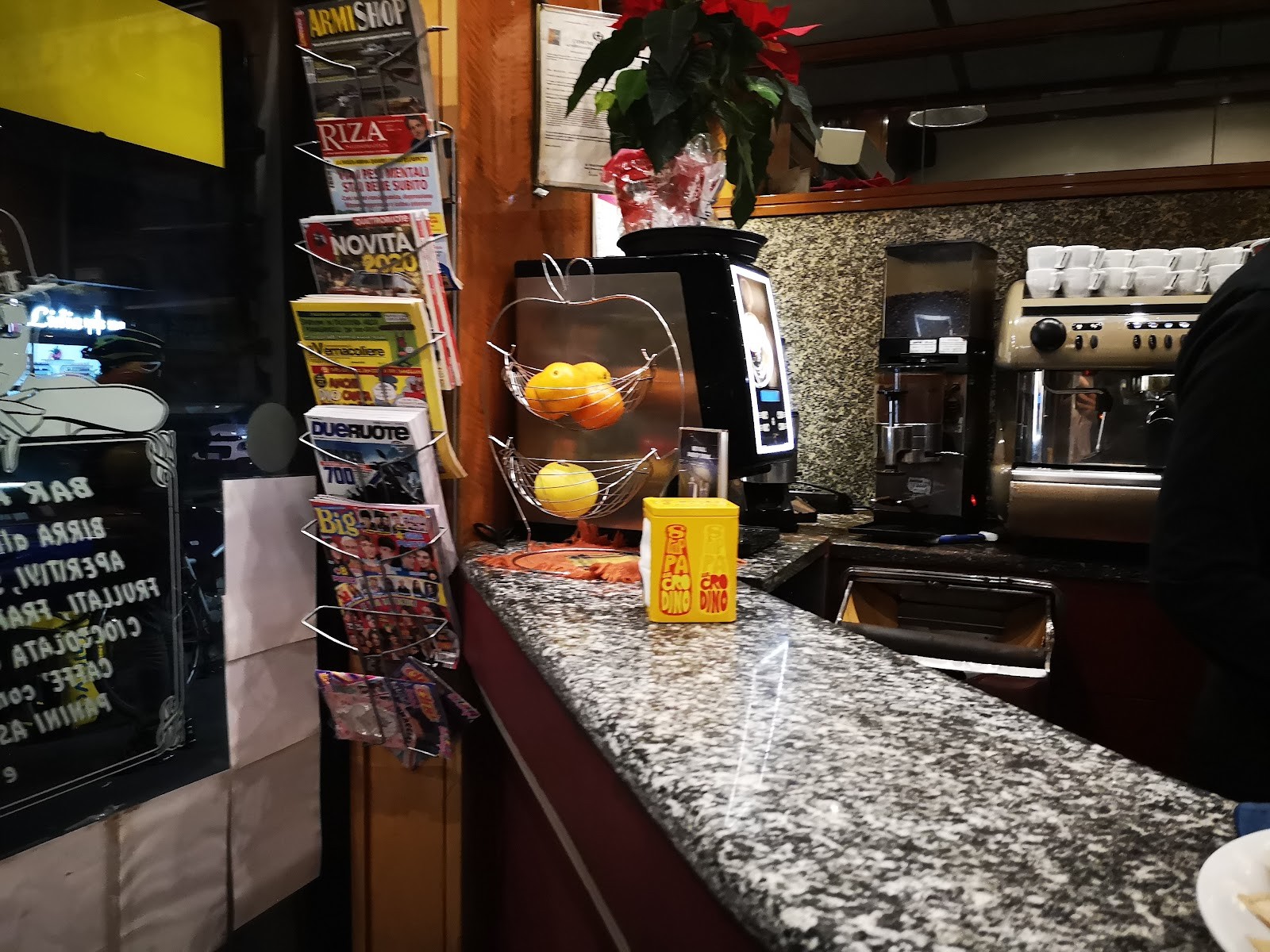 Bar Edicola Arici: the place
