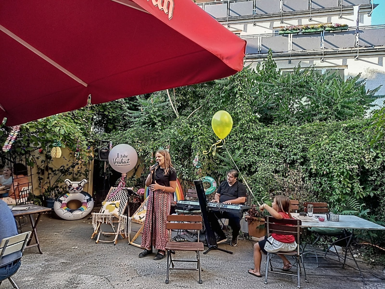 Café Vreiheit: the place