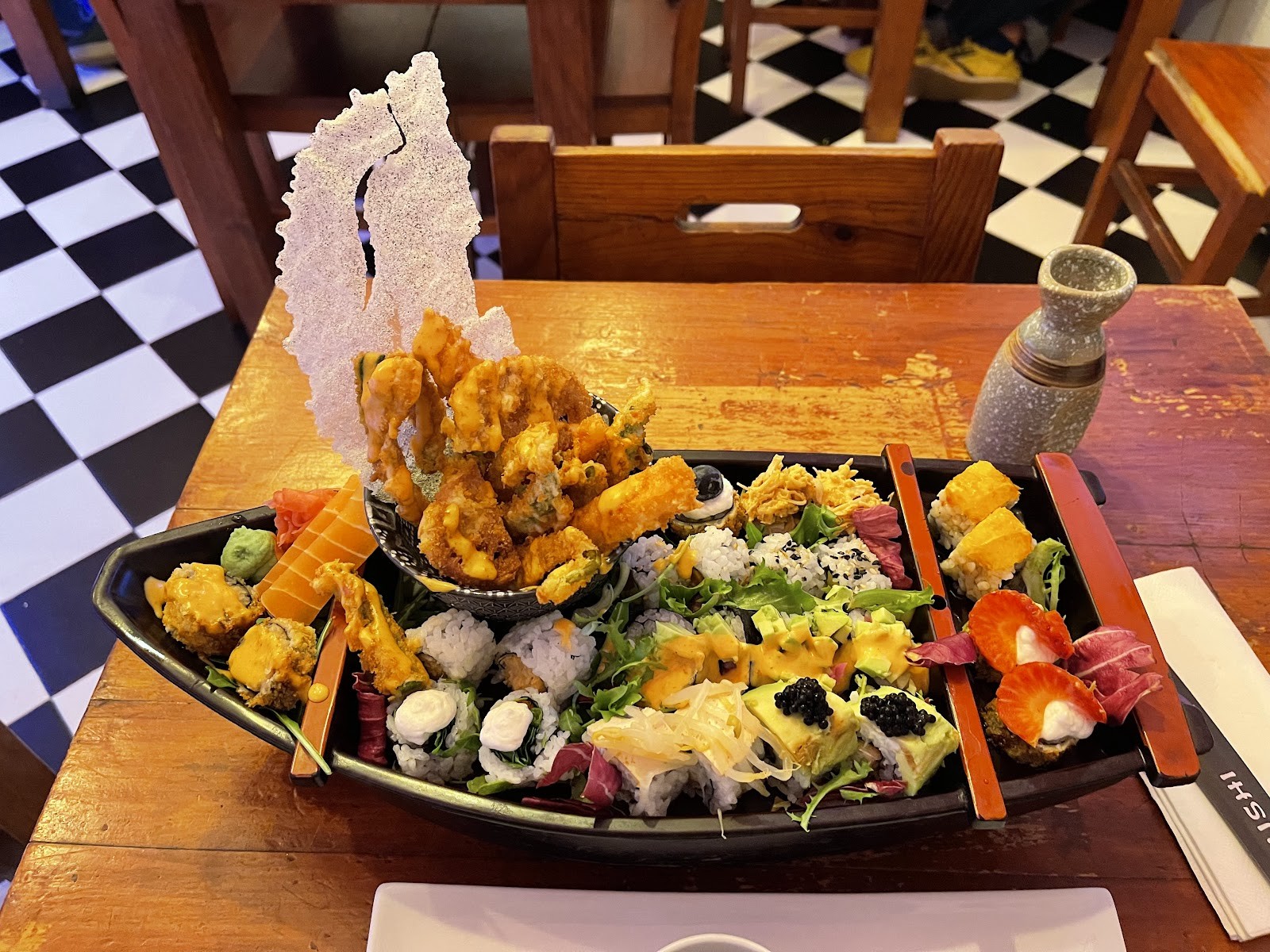Legumi Sushi Vegan: food & drinks
