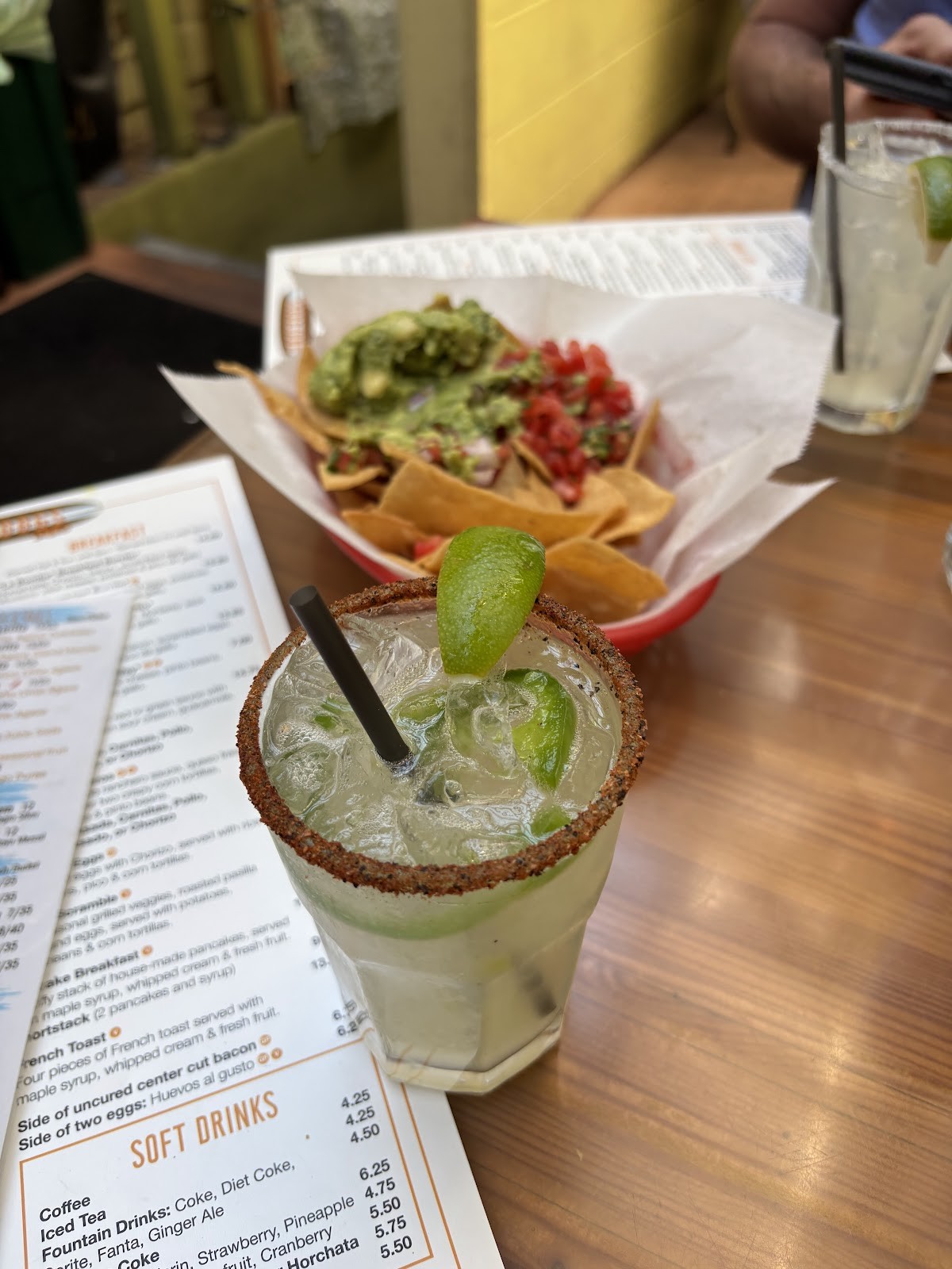 Underdogs Tres: food & drinks