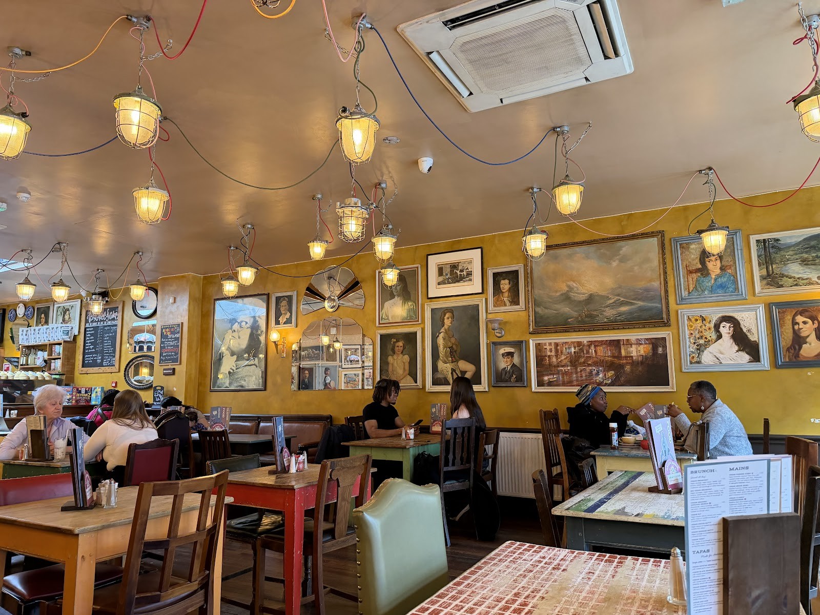 Arco Lounge: the place