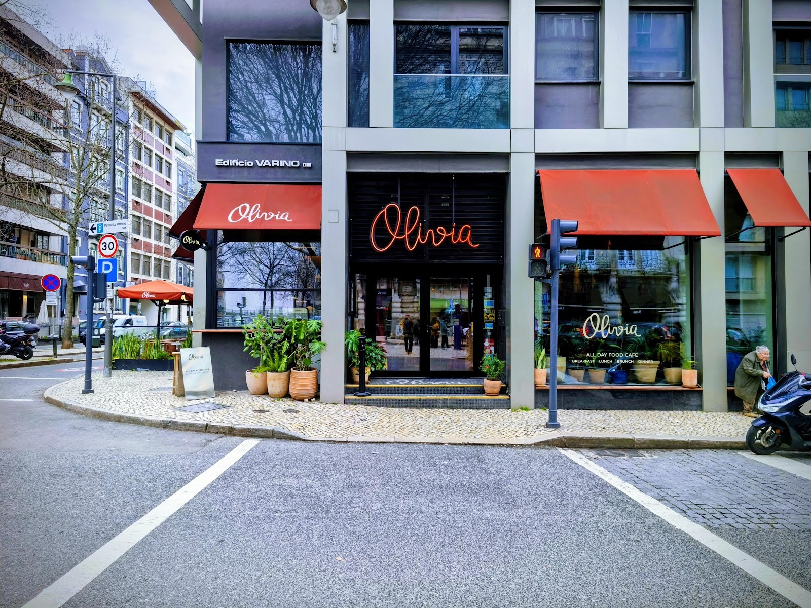 Olivia Lisboa: the place