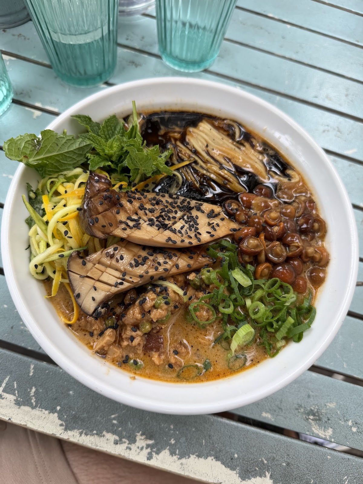 Yatta Vegan Ramen Żoliborz: food & drinks