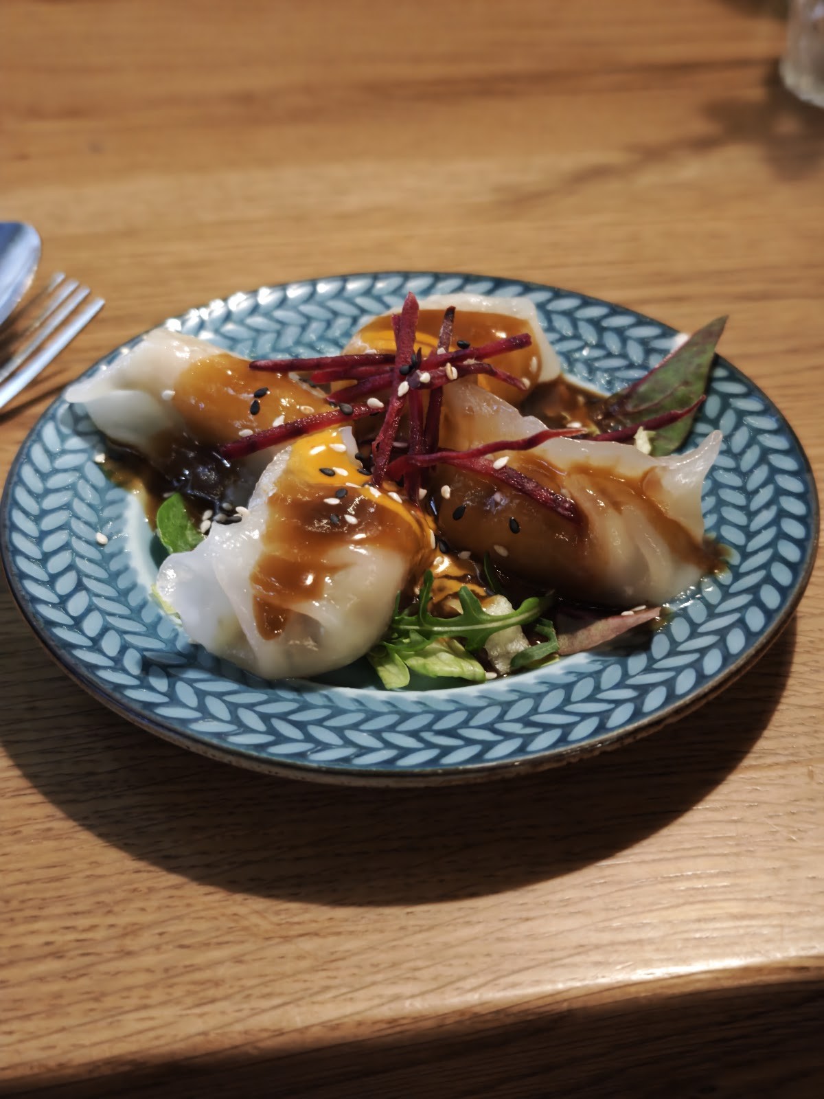 TA Vegan House Altona: food & drinks