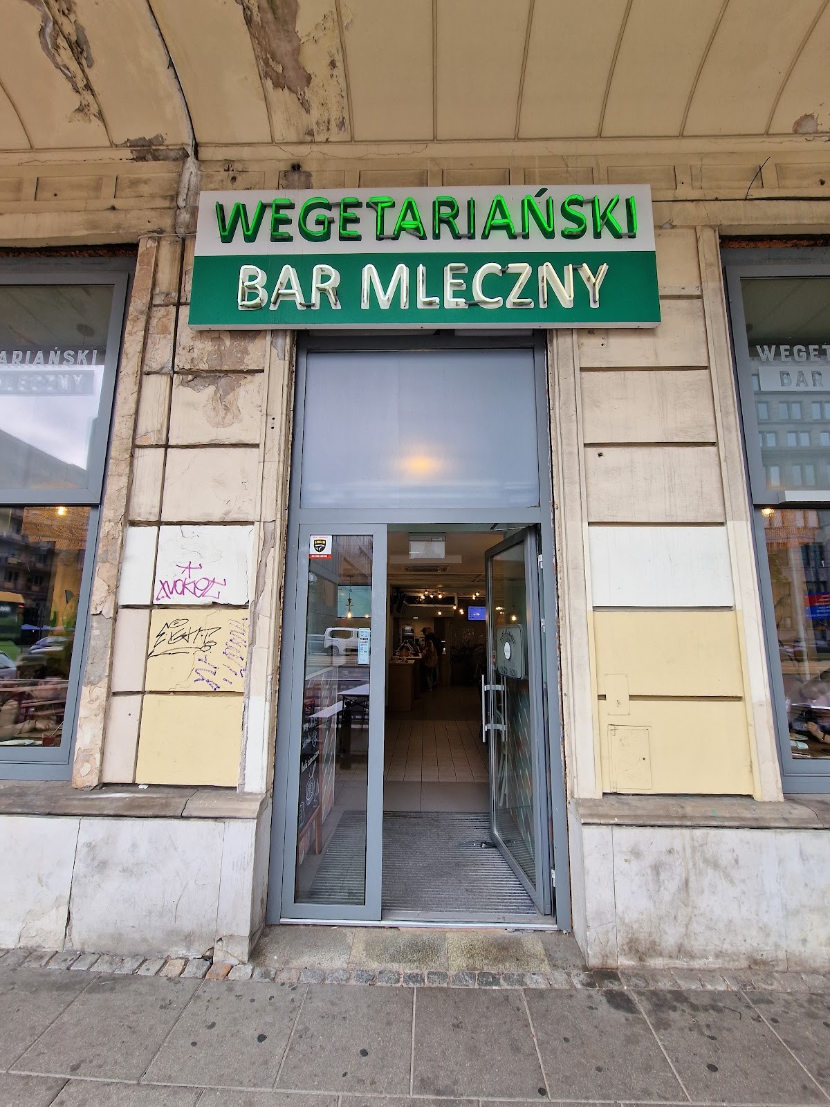 Bar Mleczny Wegetariański Aleje Jerozolimskie: the place