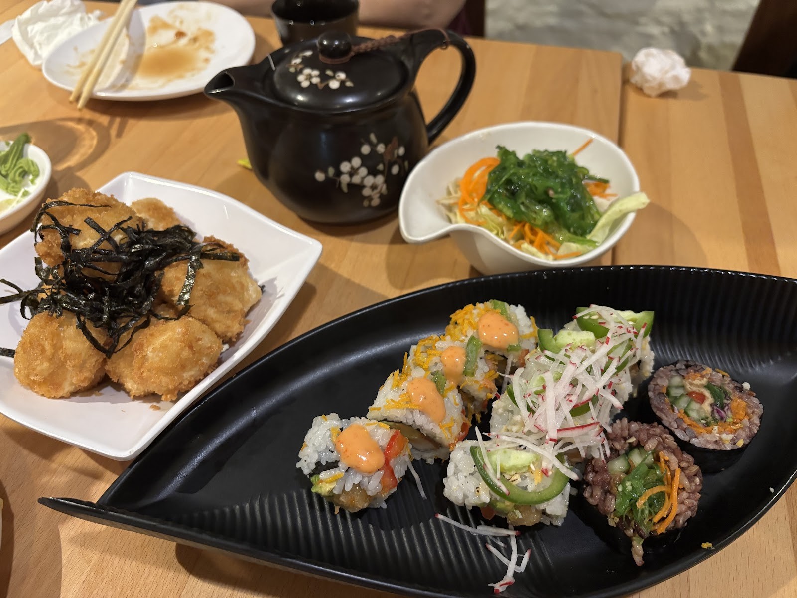OPLANTE Vegan Sushi & Wok Végétalien Montreal (x Yuan): food & drinks