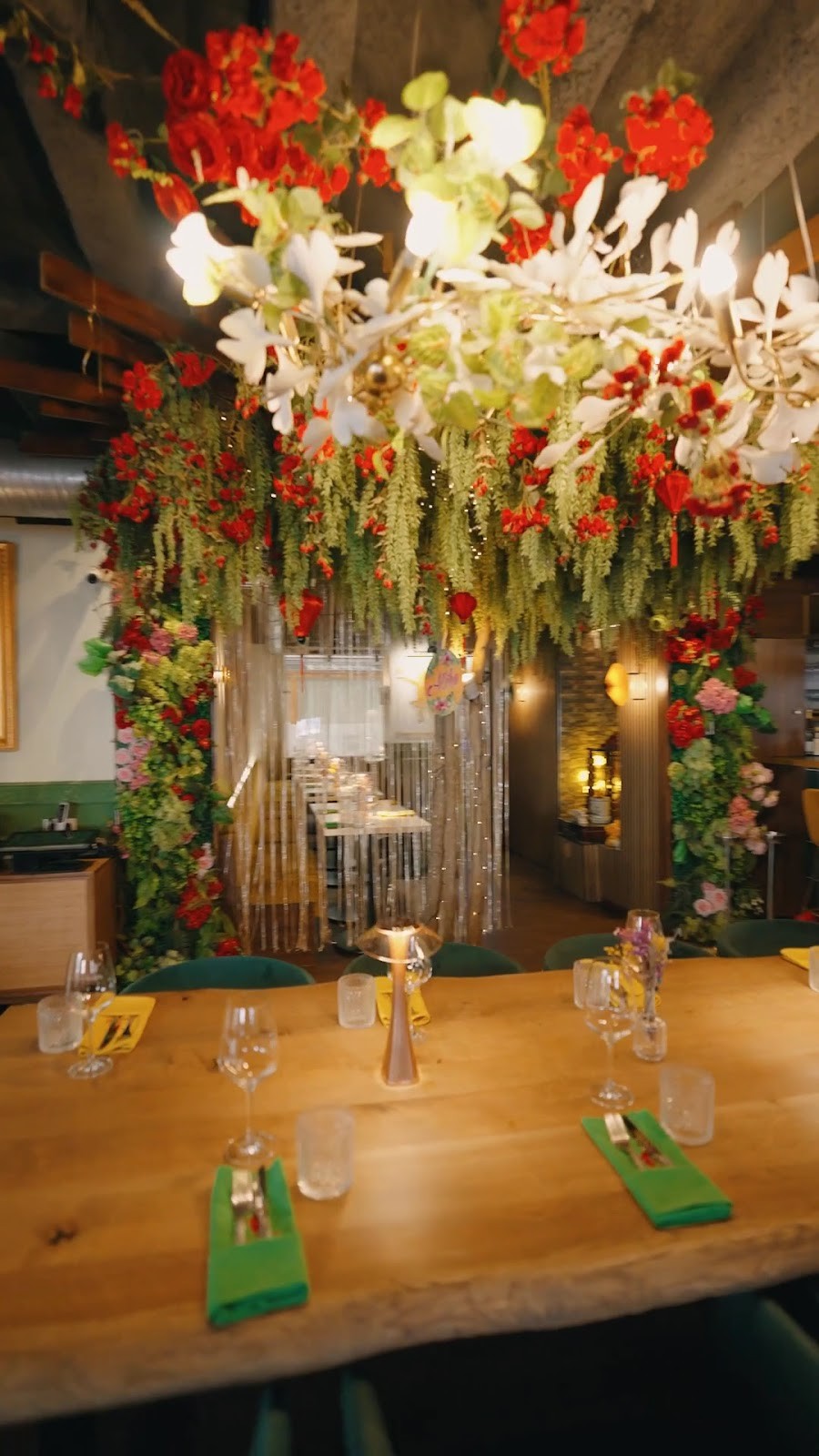 MAUI - Hawasian & Vietnamese Restaurant | München Ludwigpalais: the place