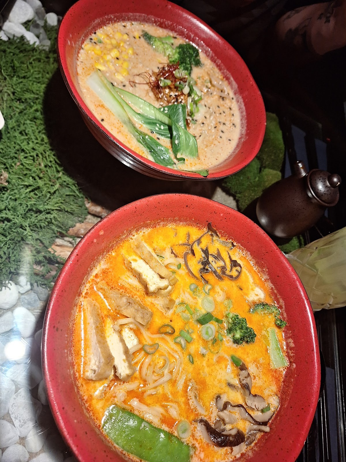 Emira Vegan Sushi Restaurant: food & drinks