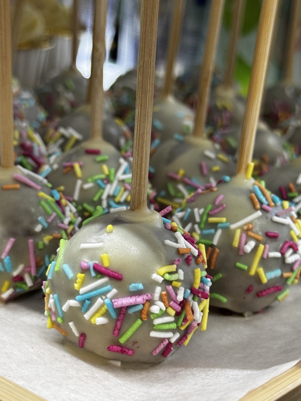 Glossy cakes: food & drinks