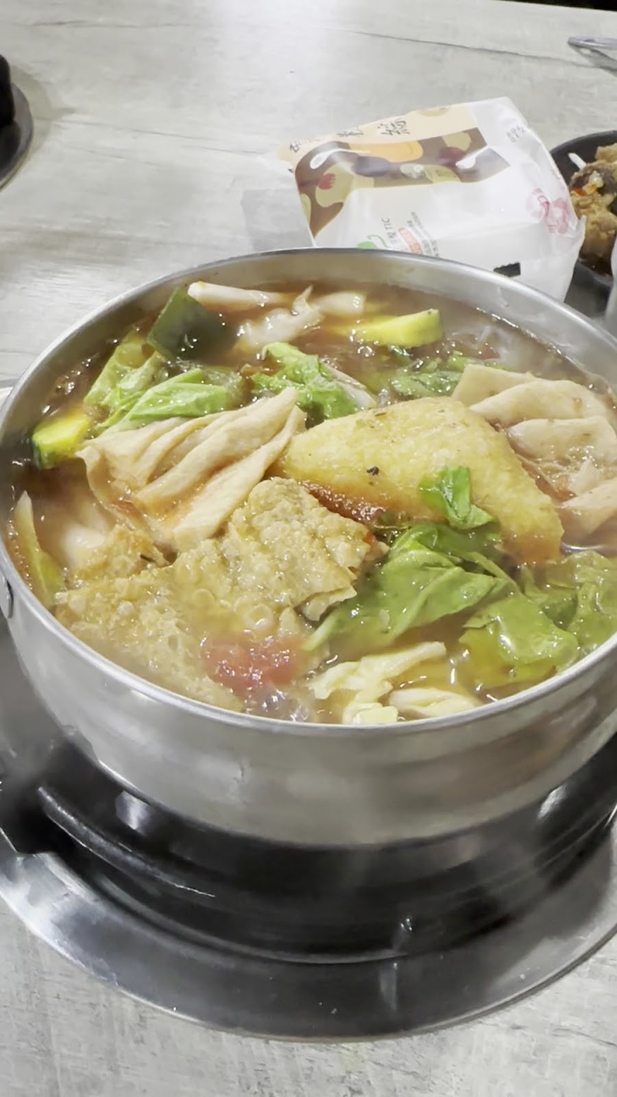 YuanHe Vegetarian Hotpot - 圓和素鍋: food & drinks
