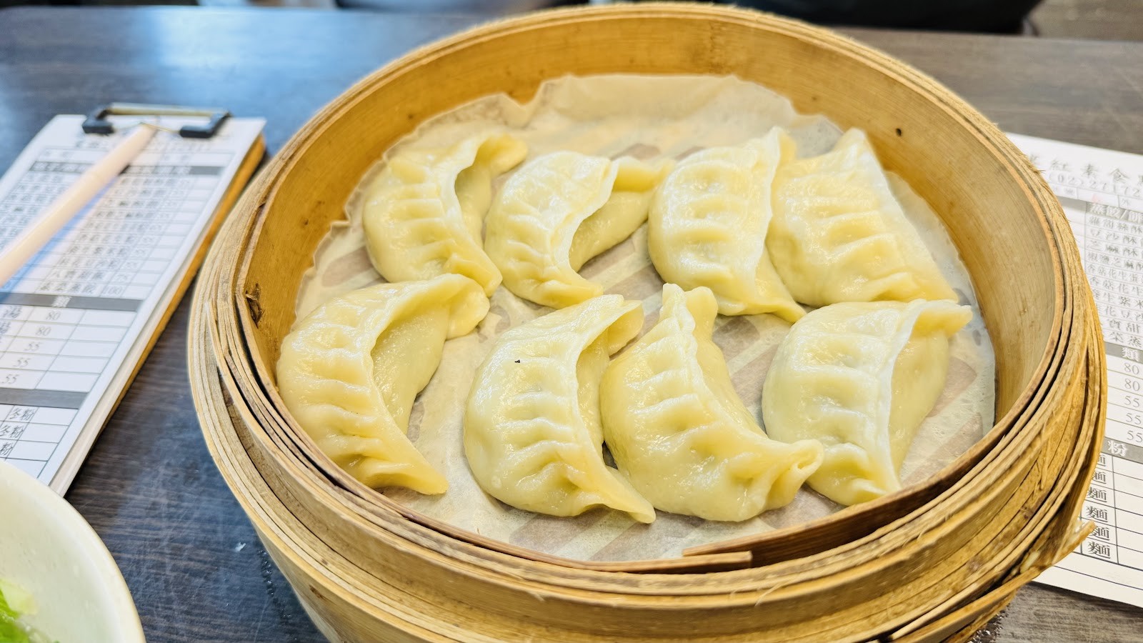 Xuě Lǐ Hóng 雪裏紅素食點心: food & drinks