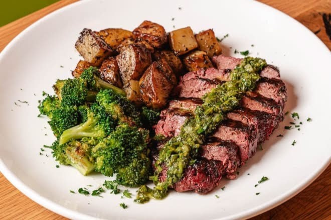 Next Level Veggie Grill: food & drinks
