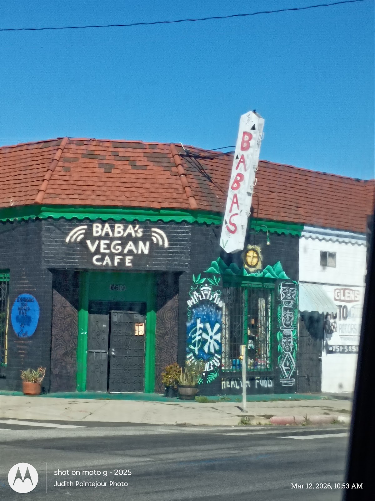 Baba's Vegan Cafe: the place