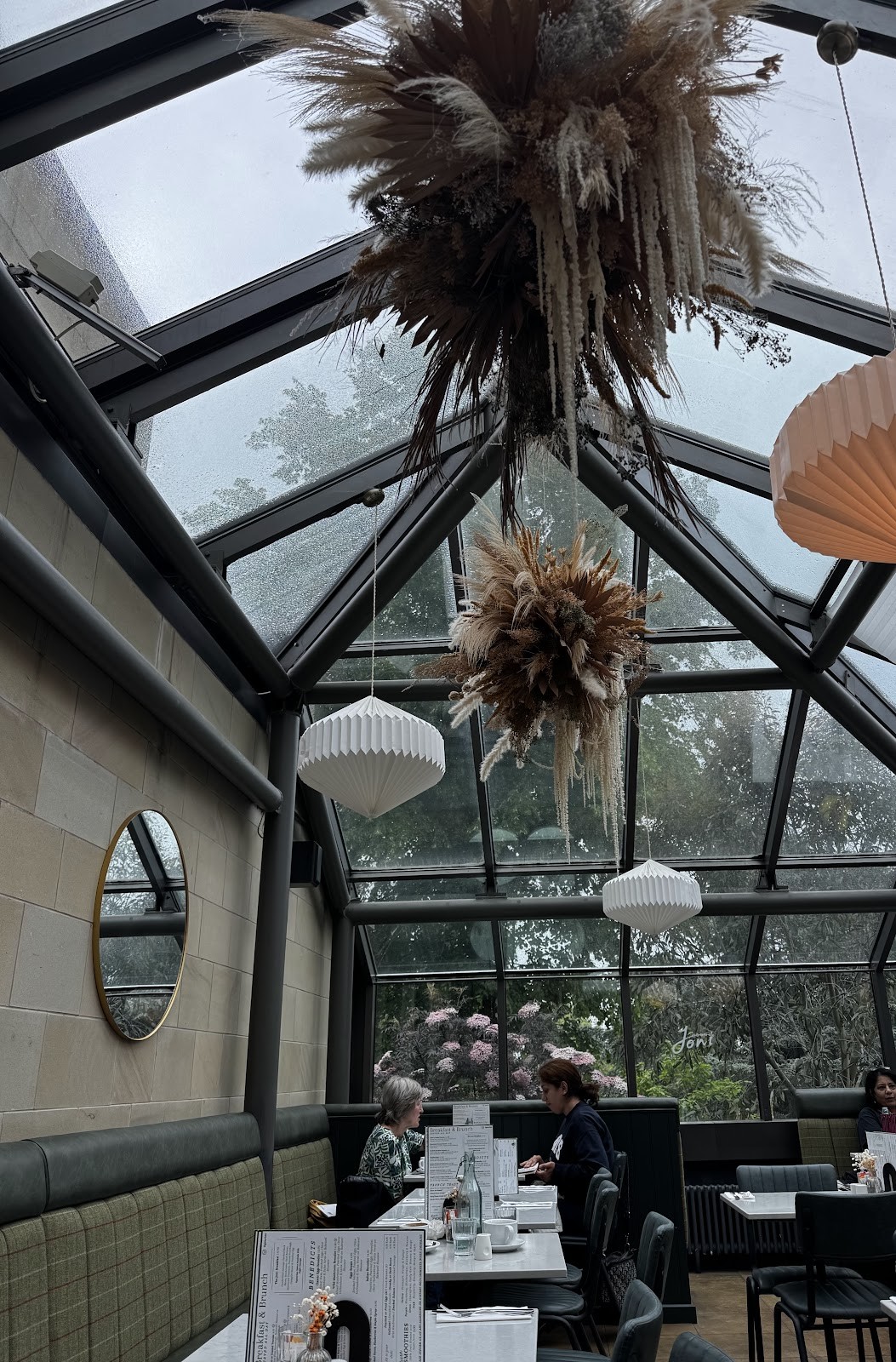 Joni at The Botanical Gardens: the place