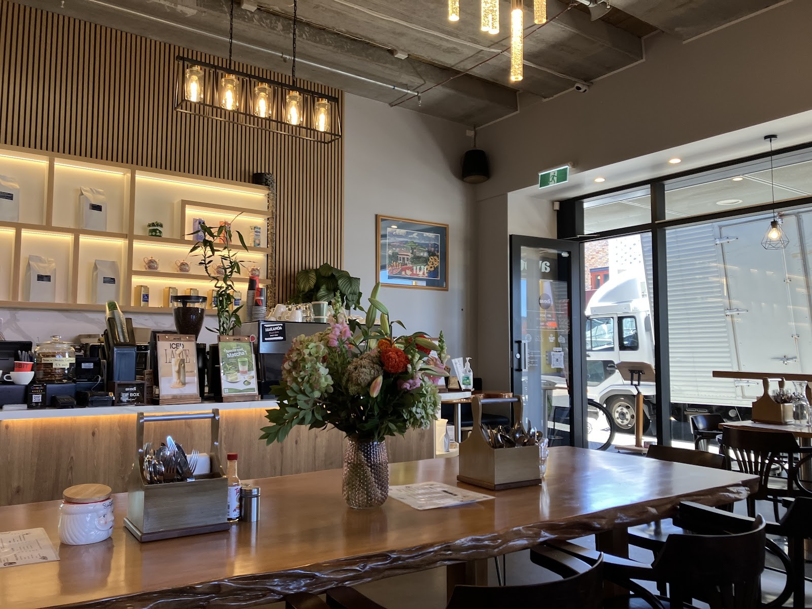 Avodi Vegetarian & Cafe: the place