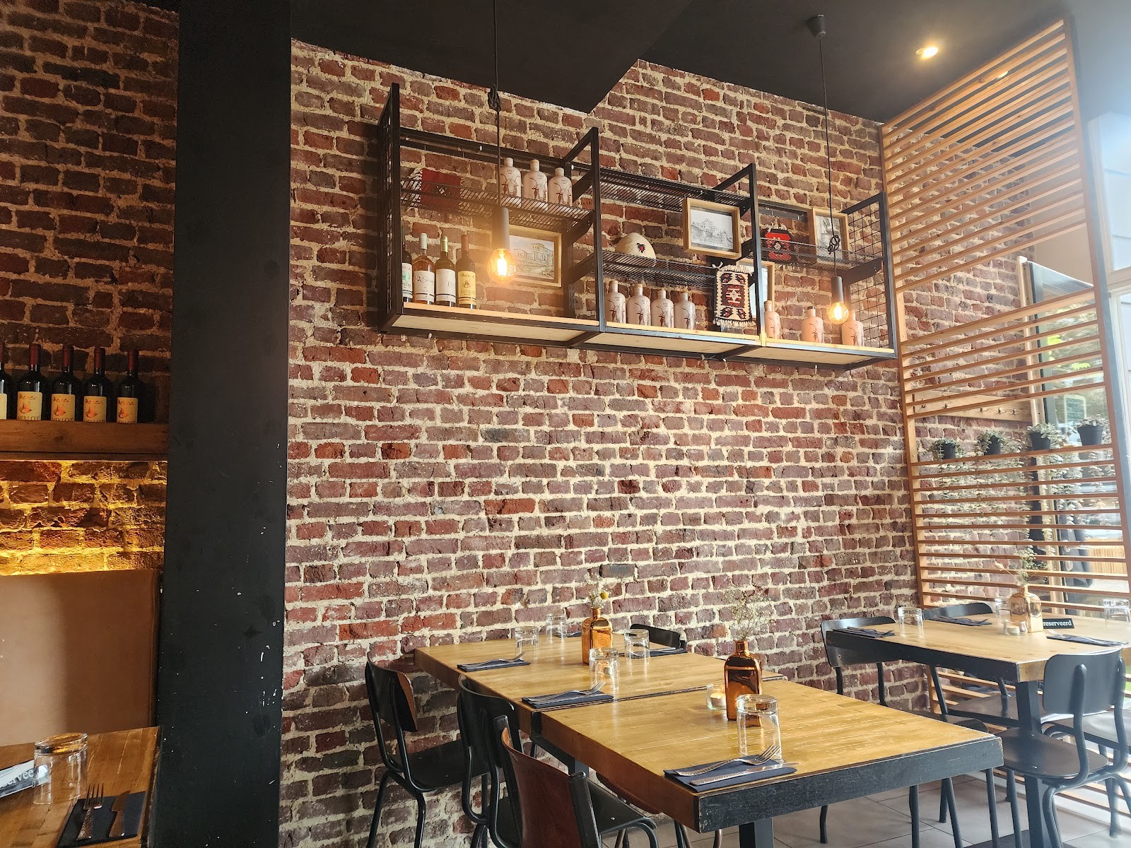 Bistro Illyrian: the place