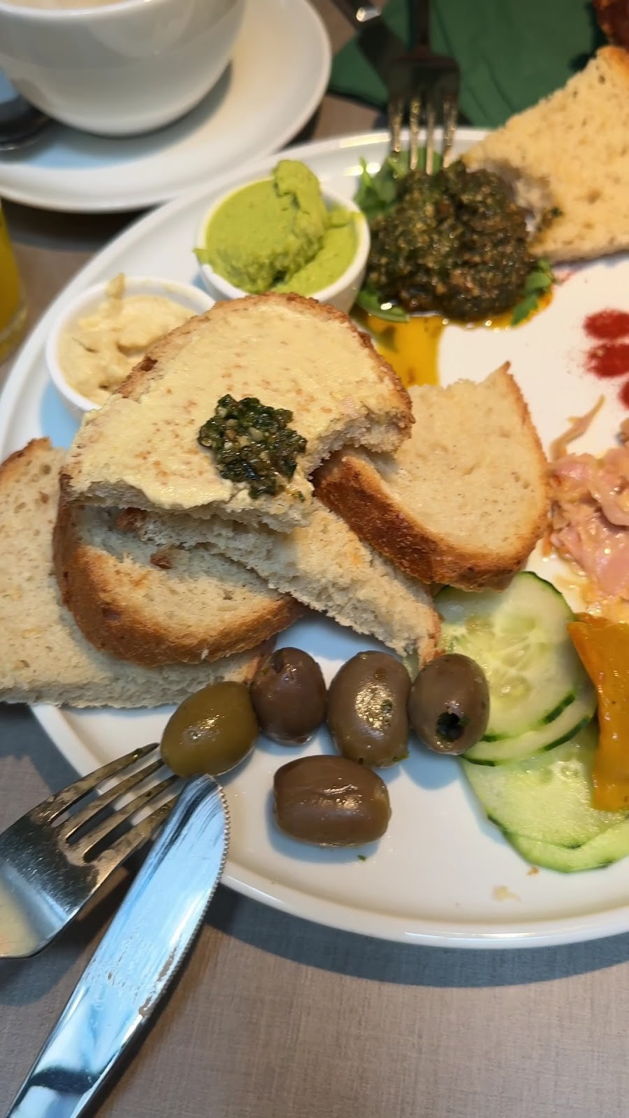 Katzentempel Berlin Mitte: food & drinks