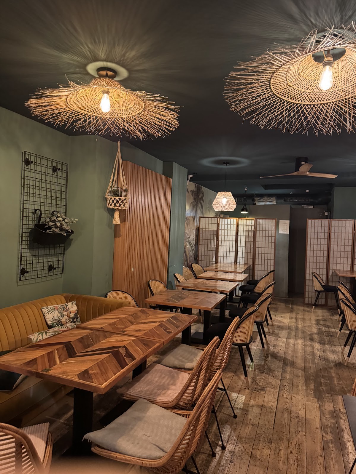 Ahimsa Restaurant: the place