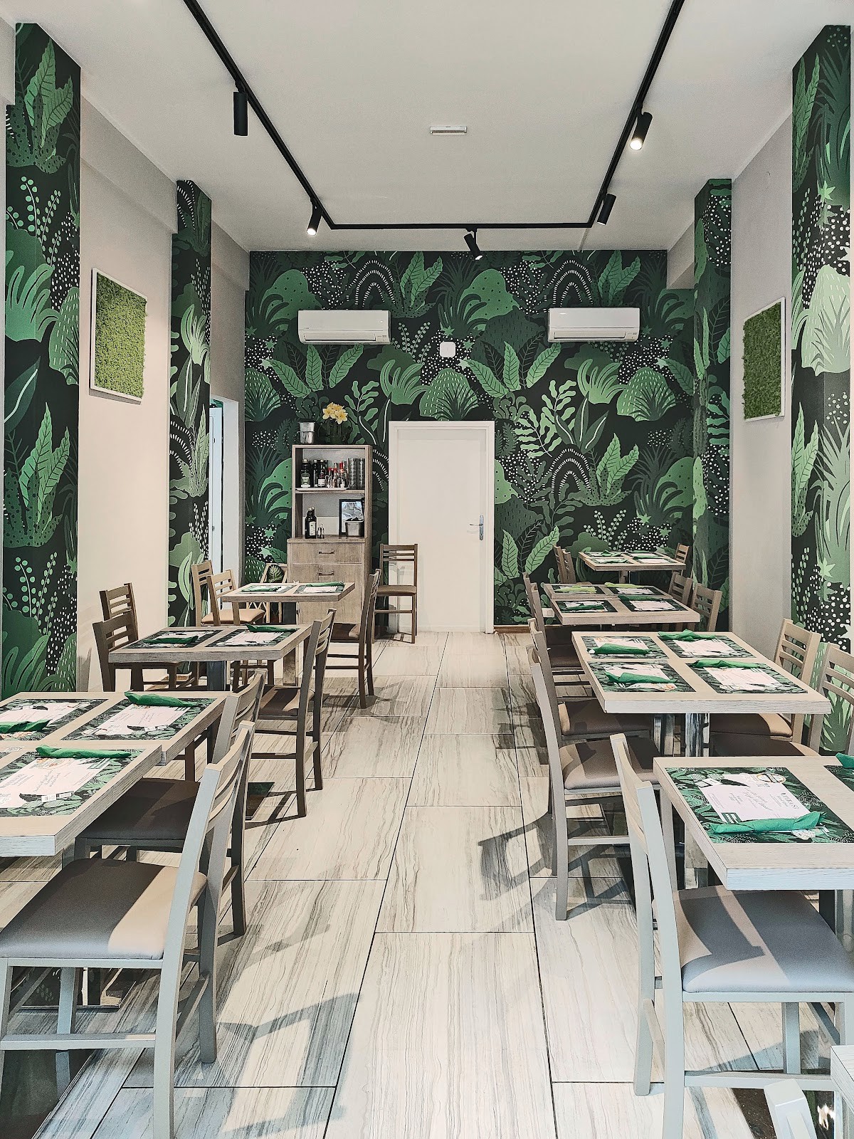 Opera 83 | Natural Kitchen: the place