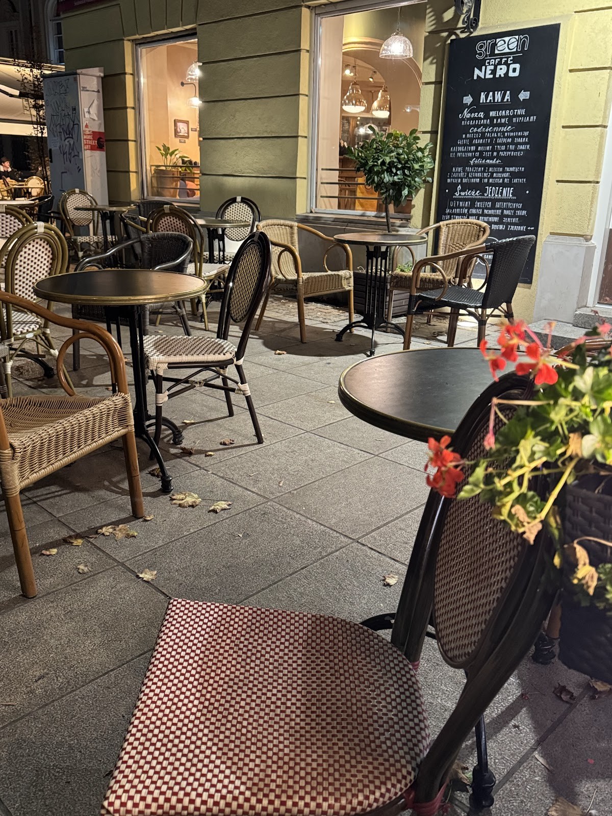 Green Caffè Nero: the place