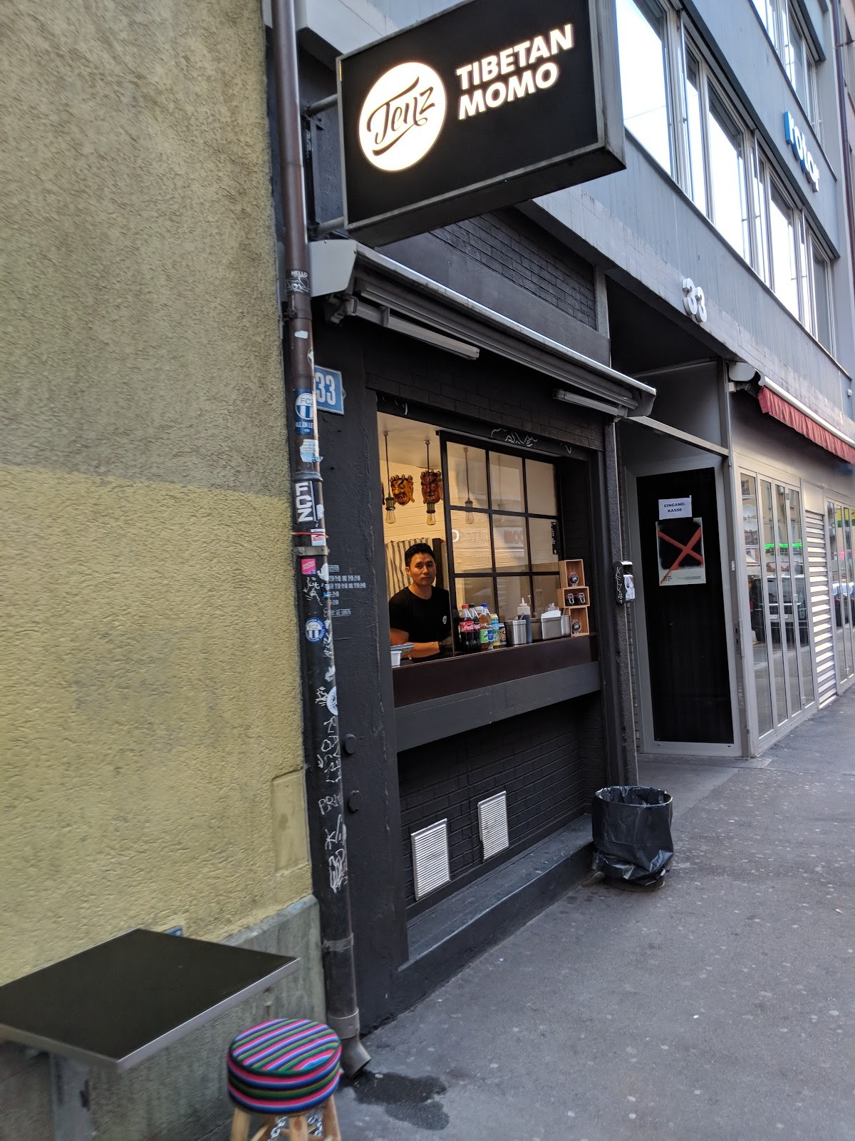 Tenz Momo Zürich Langstrasse: the place