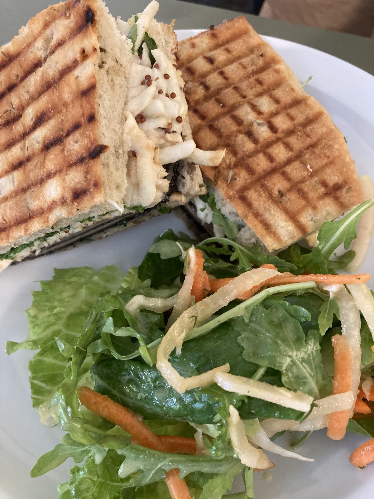 Mandala Café Bethnal Green: food & drinks