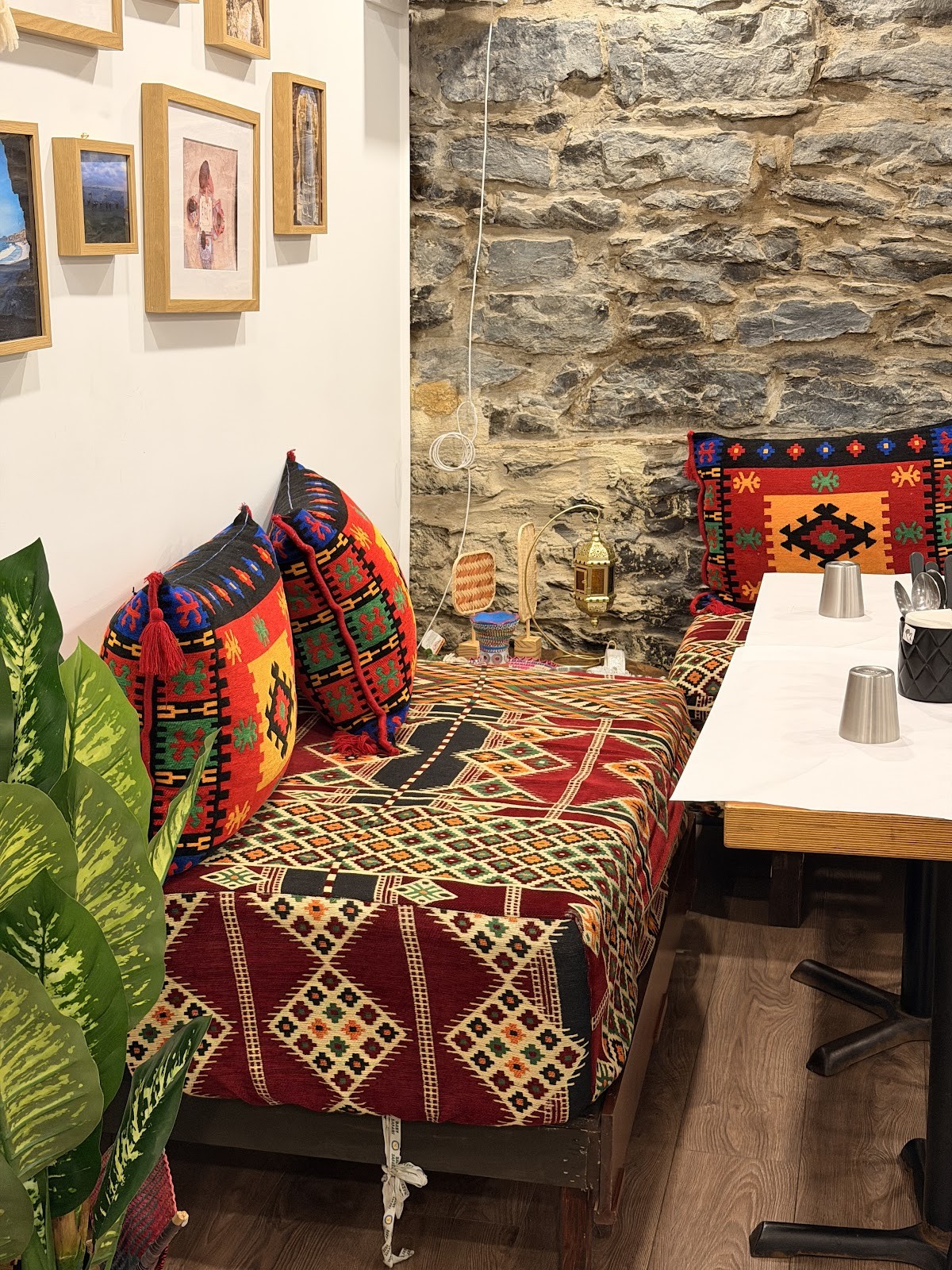 Mazbi Restaurant: the place