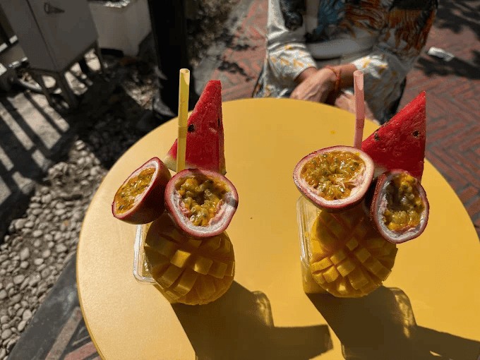 Tikky smoothie: food & drinks