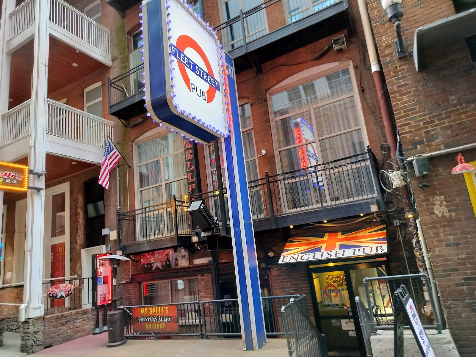 Fleet Street Pub: the place