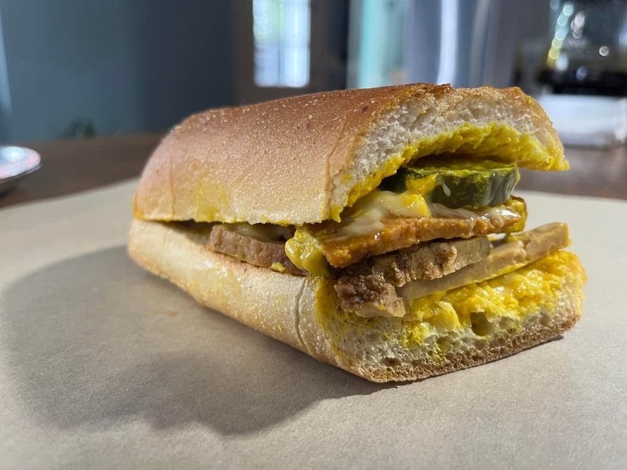 Luhv Vegan Bistro: food & drinks