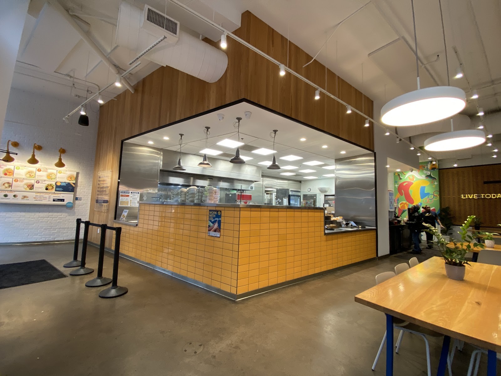 gusto! - healthy bowls & wraps: the place