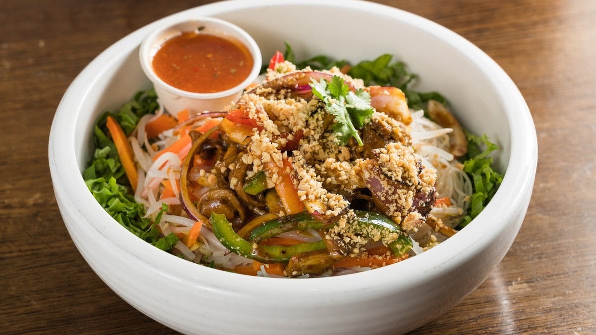 Luanne's Wild Ginger: food & drinks