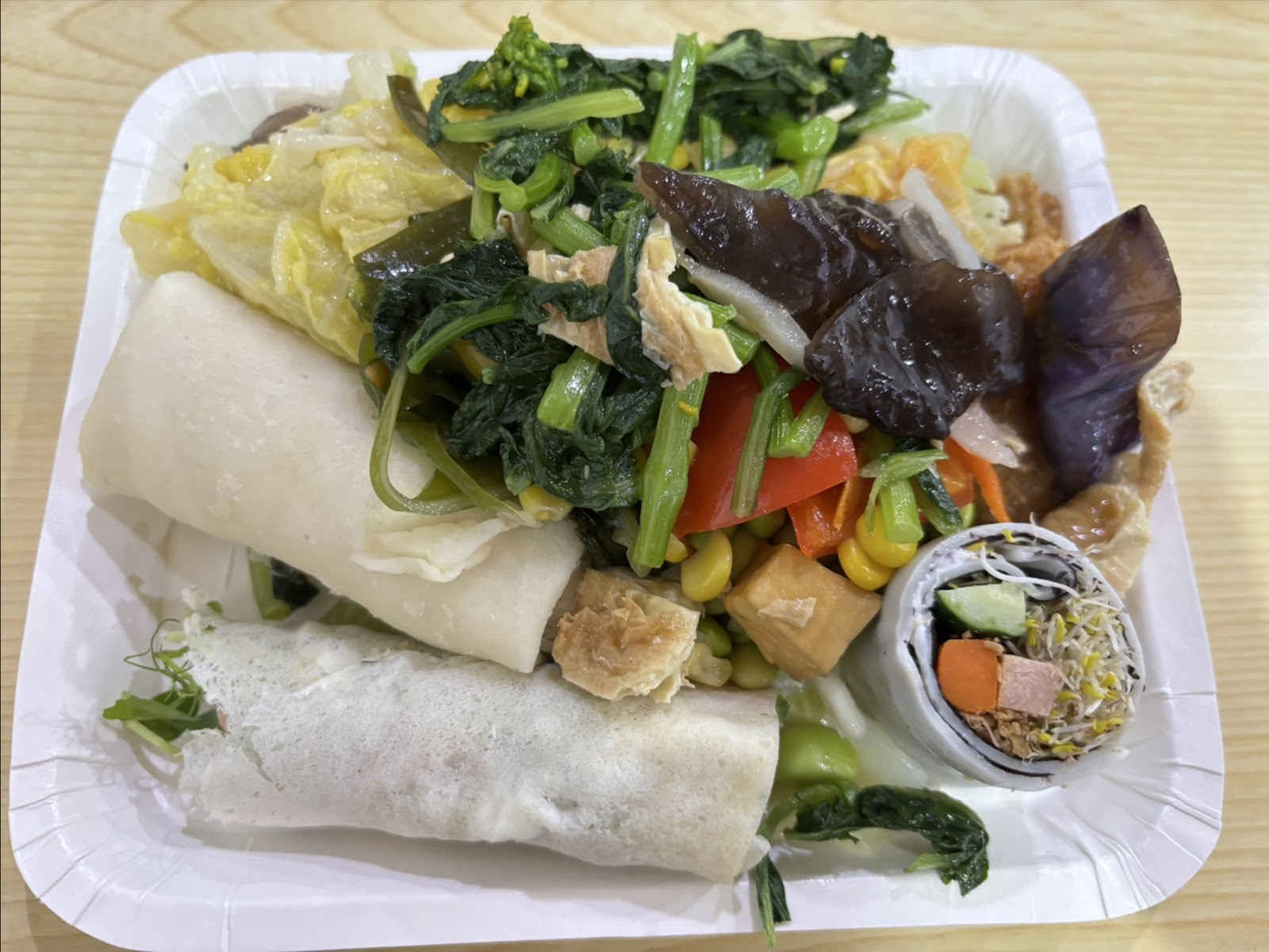 QuánJiāFú SùShí 全家福素食: food & drinks