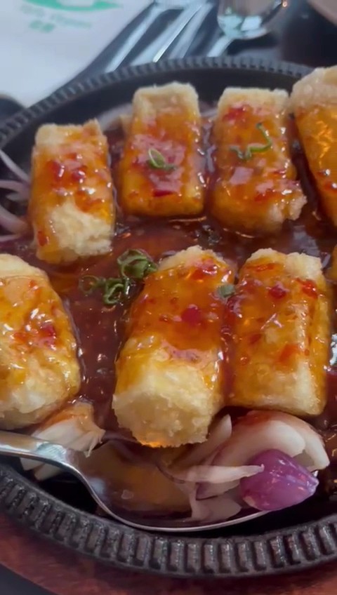 Tofu Vegan Gloucester Road: food & drinks