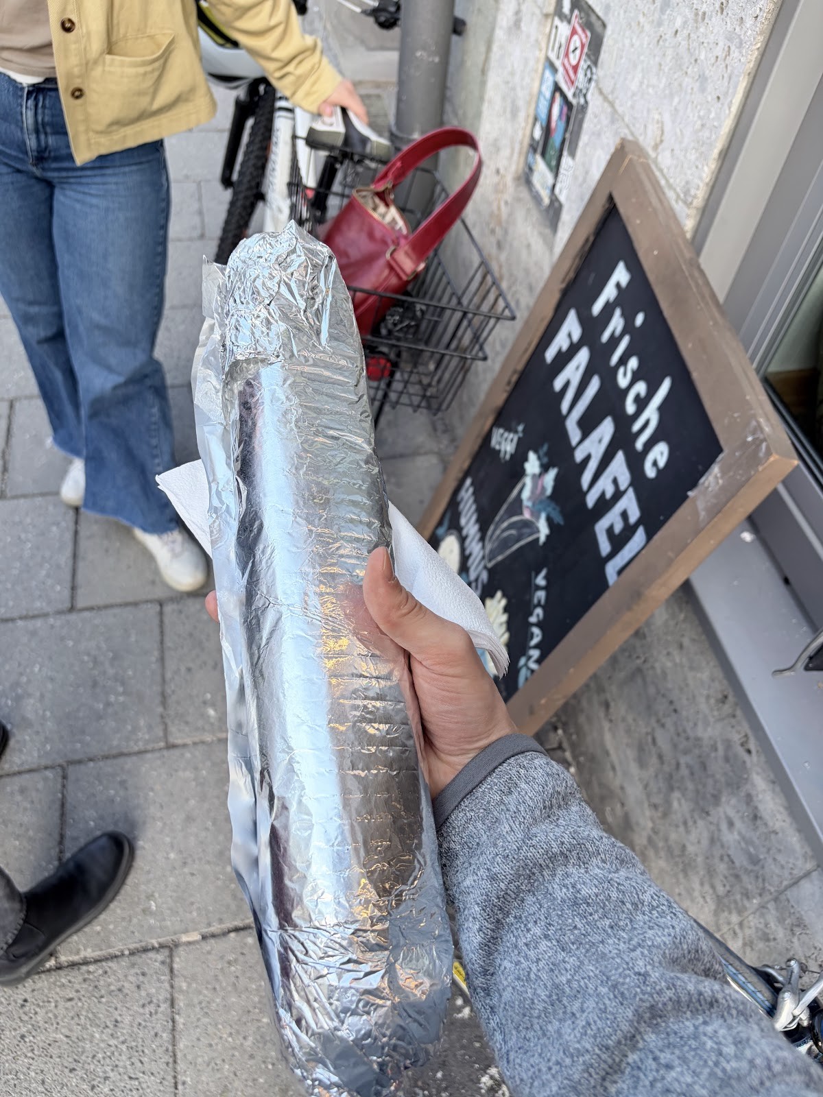 Sam's Falafel: food & drinks