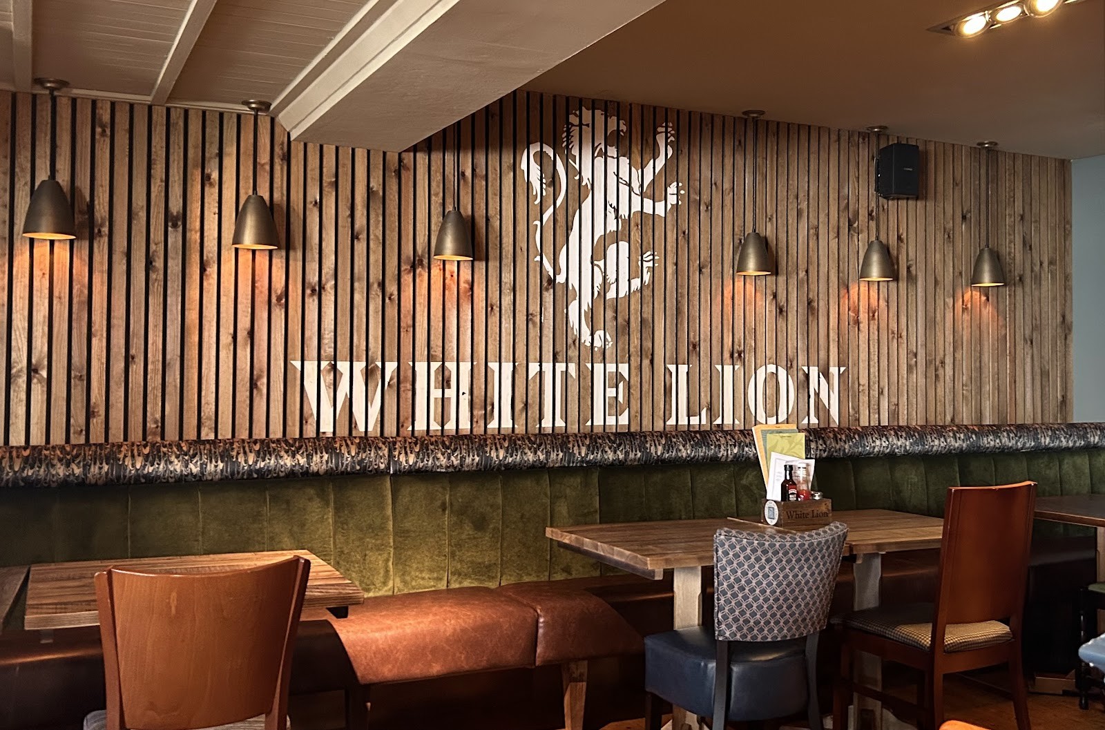 The White Lion: the place