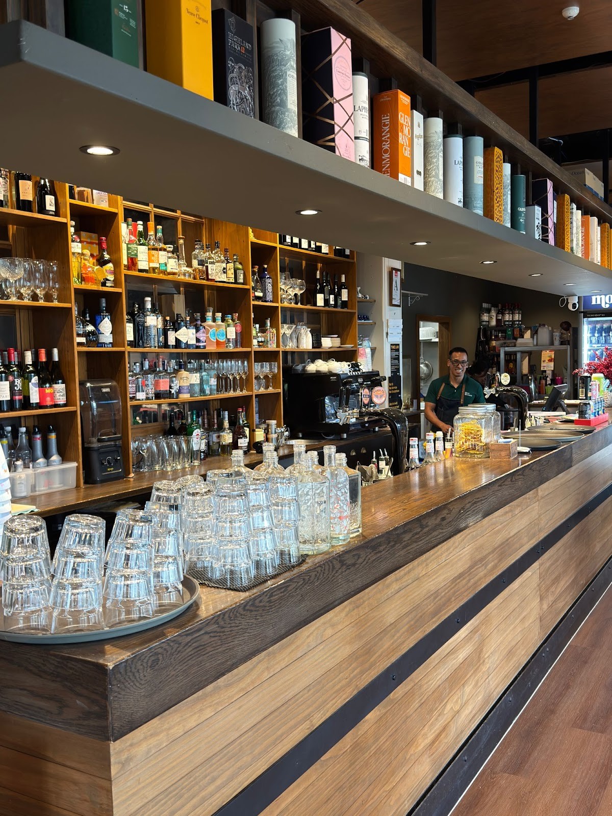 Pine Harbour Eatery: the place