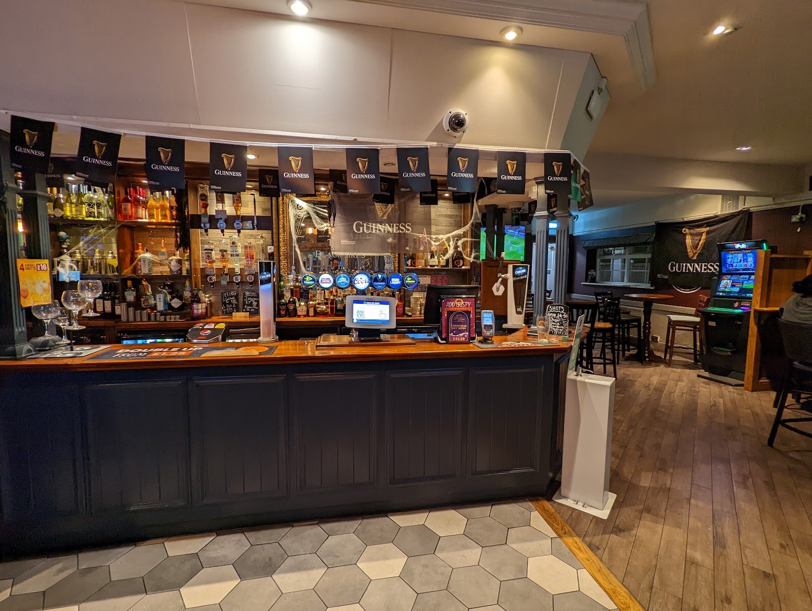 The Three Blackbirds: the place