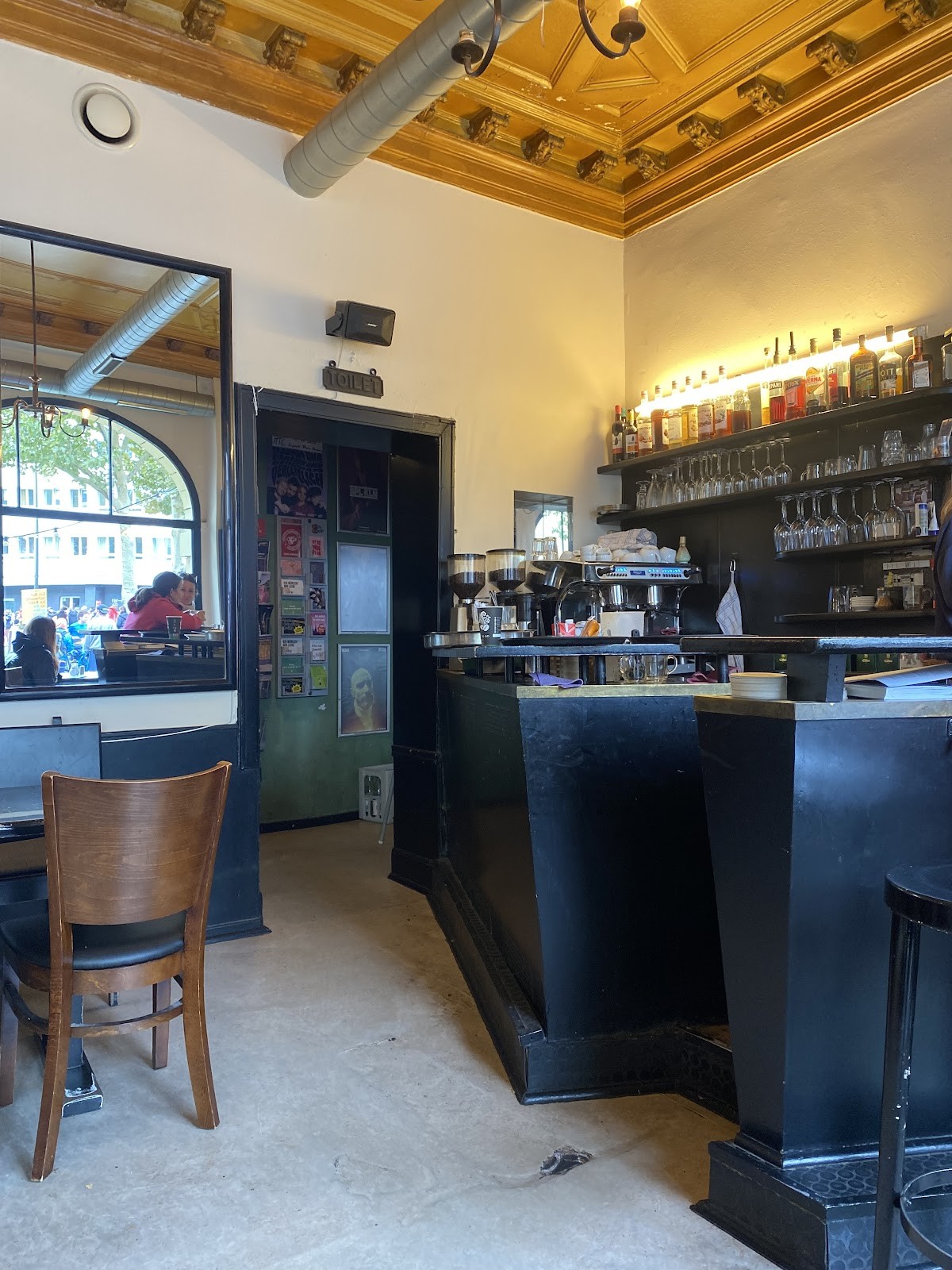 Café Schmitz: the place