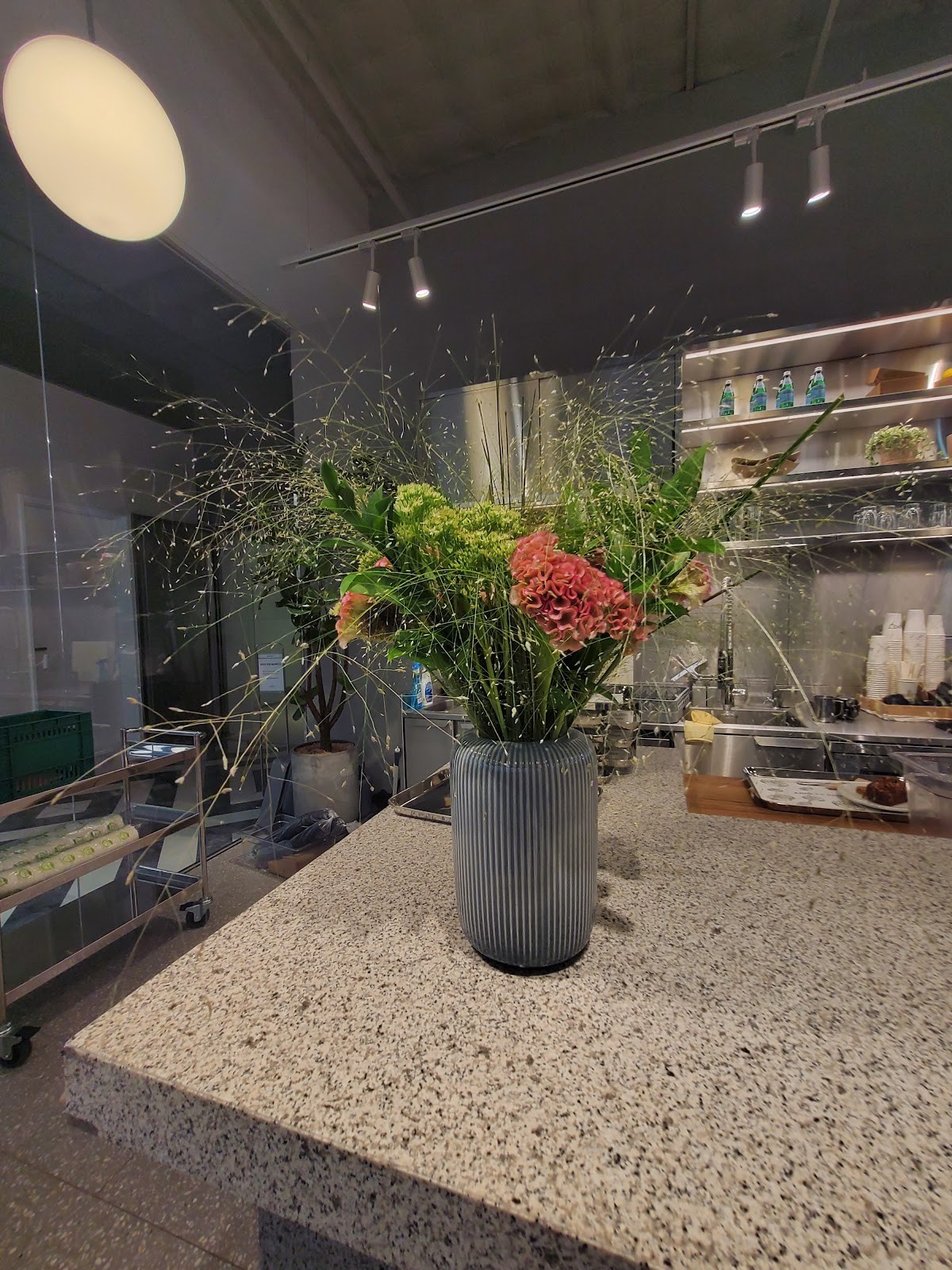 Arket Cafe - Hyundai Seoul Branch: the place