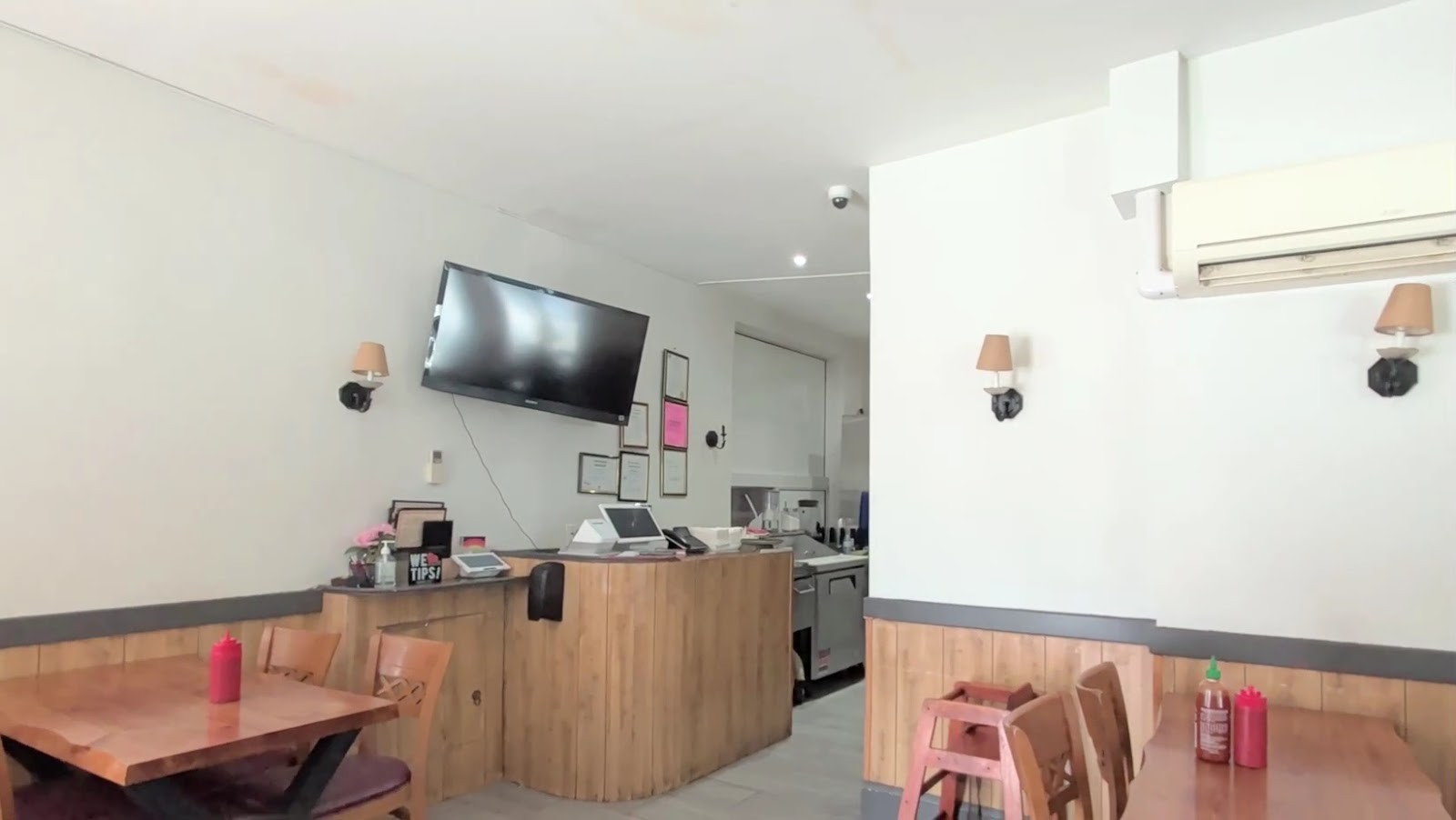 Saigon Hut: the place