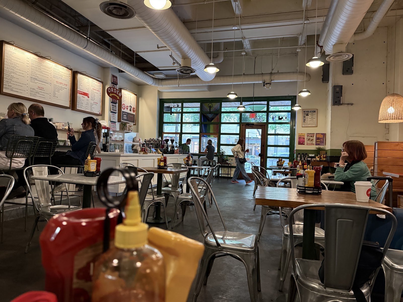 Jo's Coffee – Downtown: the place