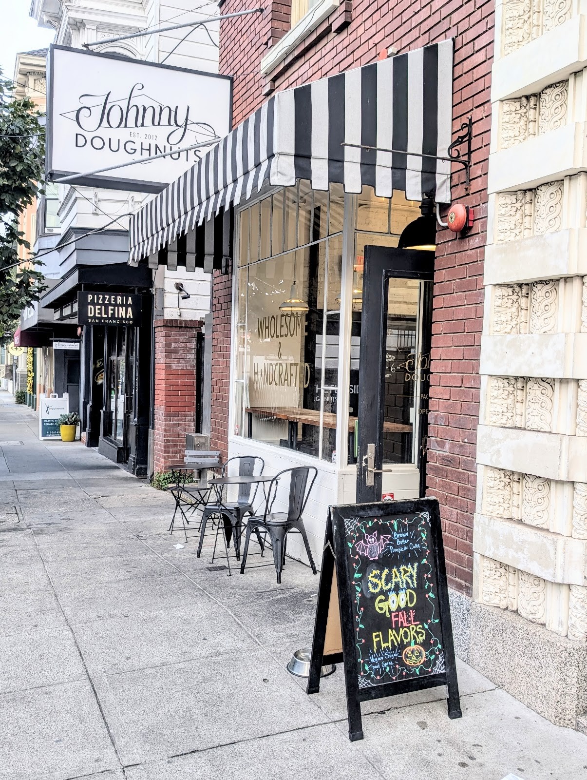 Johnny Doughnuts: the place